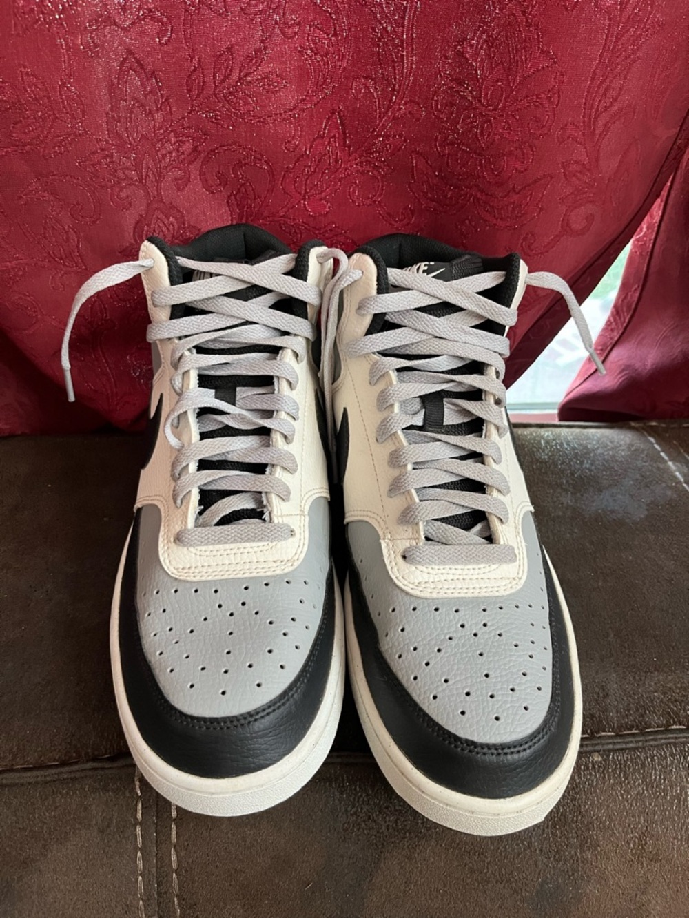 Nike Men’s Low-Top Sneakers in White, Black, and Gray - Picture 2 of 7